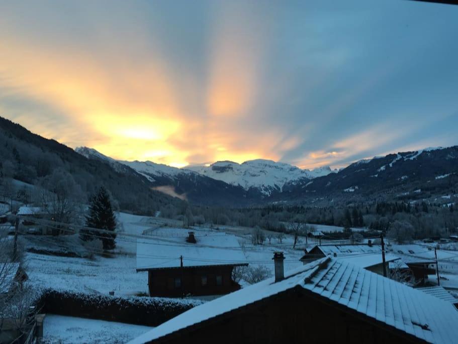 Dans Hameau, Pres Des Pistes Logement De Plein Pied Au Calme Taninges Exterior foto